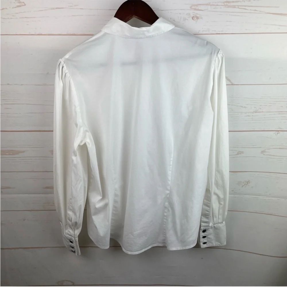 Double D Ranch | White Silver Tone Button Pleated Shoulder Poplin Western Shirt - Picture 4 of 7